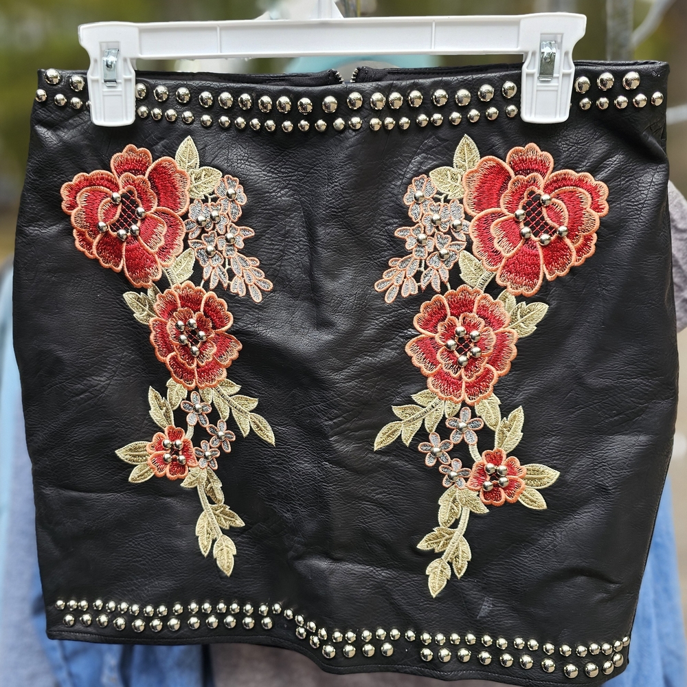 Romeo & Juliet Couture Black Skirt with Red Floral Embroidery